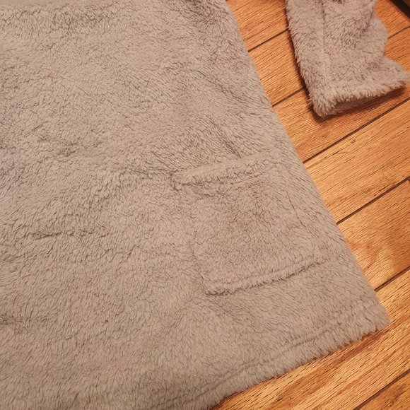 FUZZY WUZZY WUZ JUZT A FATANTANZTIC SWEATER(NWT) - Picture 3 of 3